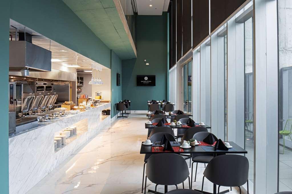 Galeria Plaza Monterrey Hotel Étterem fotó The Lounge at KLIA
