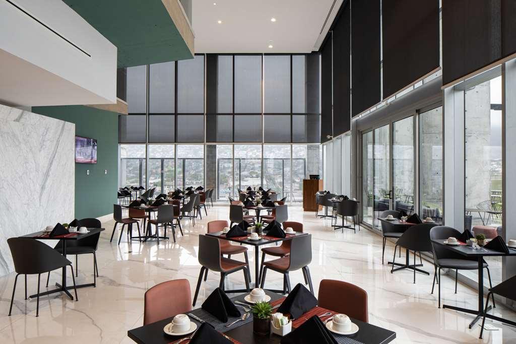 Galeria Plaza Monterrey Hotel Étterem fotó The restaurant