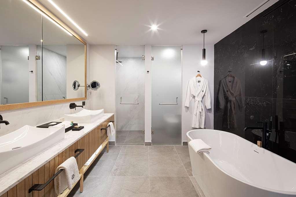 Galeria Plaza Monterrey Hotel Kültér fotó Bathroom