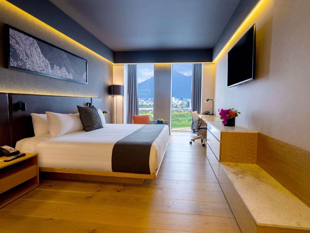 Galeria Plaza Monterrey Hotel Szoba fotó A room at the hotel