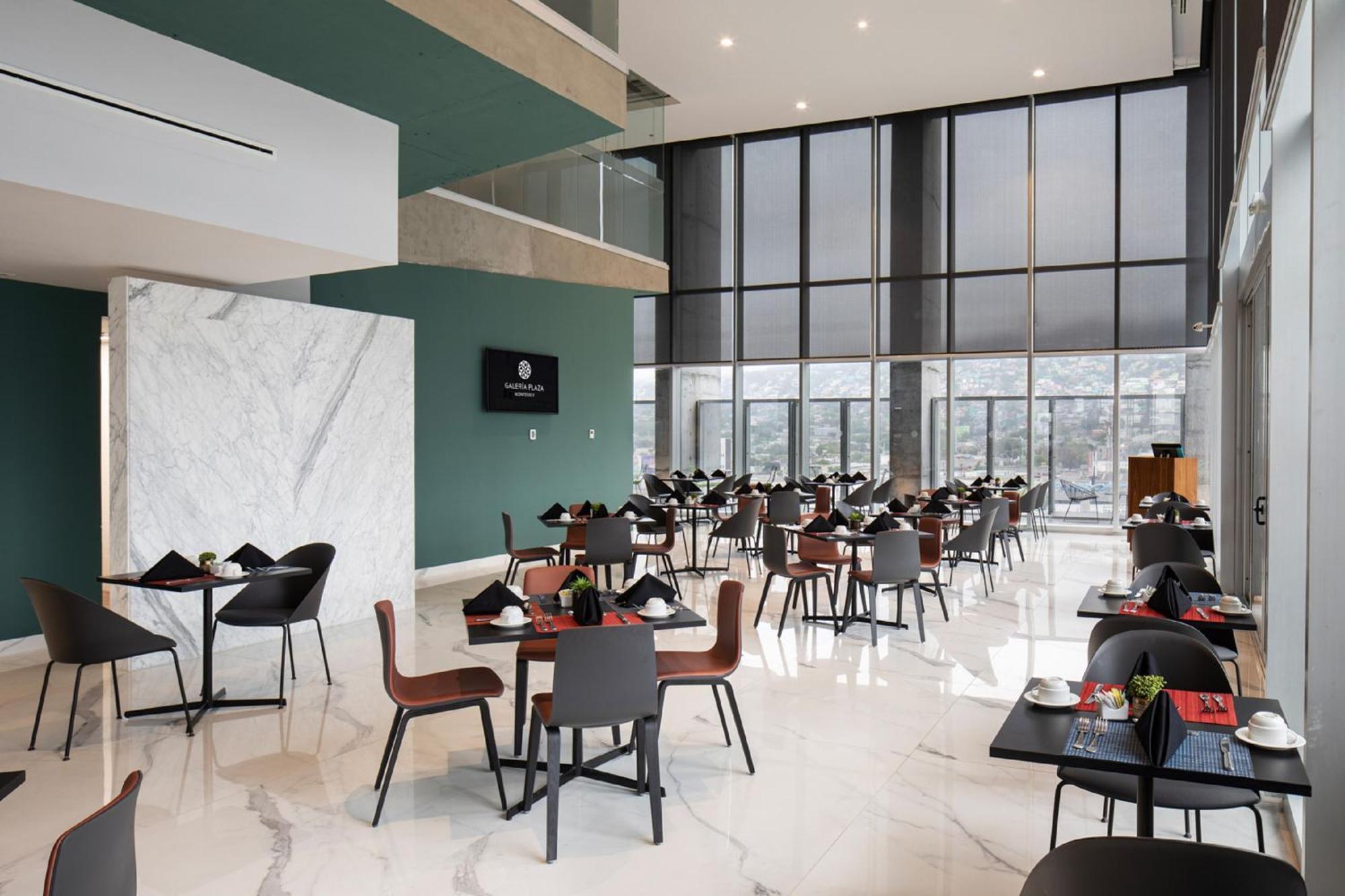 Galeria Plaza Monterrey Hotel Kültér fotó The restaurant